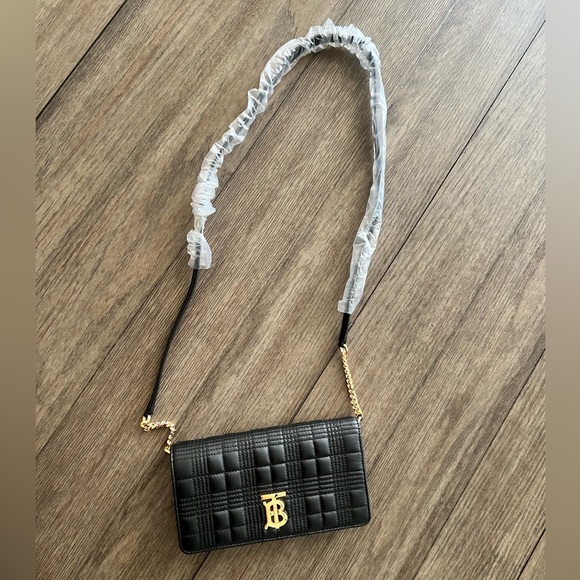 Burberry Lola Wallet with Detachable Strap - Picture 12 of 15